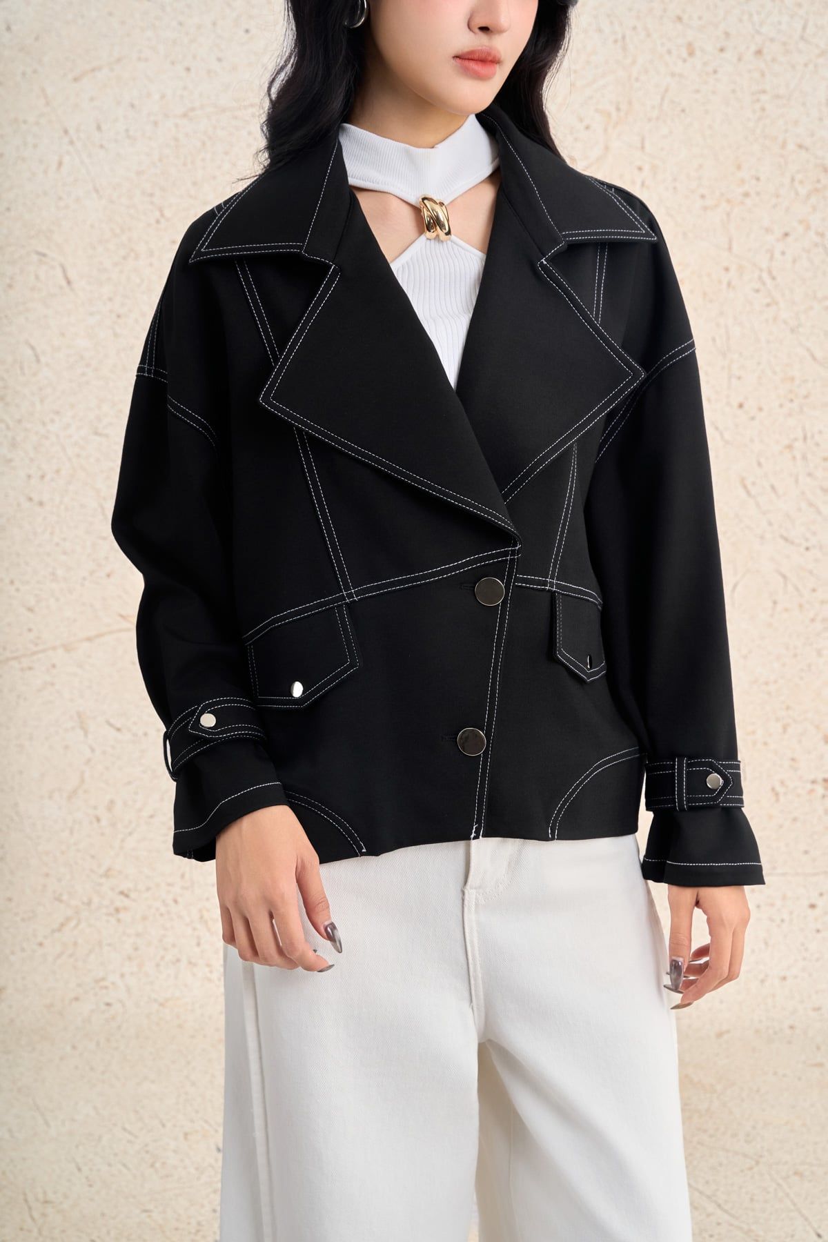 FKM9716 - Áo khoác kiểu dạo phố dáng ngắn cổ hai ve ống tay rộng thân áo có túi phối hoạ tiết đường chỉ thời trang - PANTIO