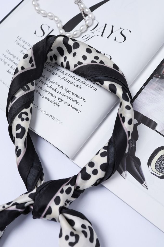 FKO131 - Khăn lụa vuông cao cấp nhiều hoạ tiết thời trang - PANTIO