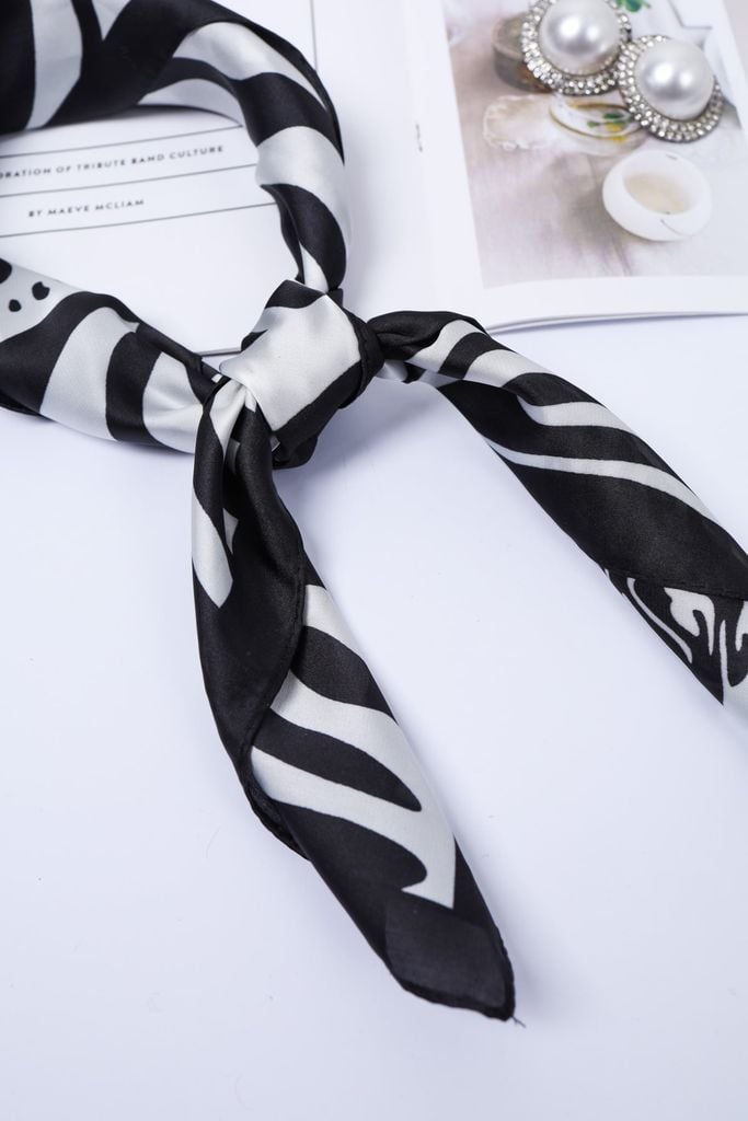 FKO131 - Khăn lụa vuông cao cấp nhiều hoạ tiết thời trang - PANTIO