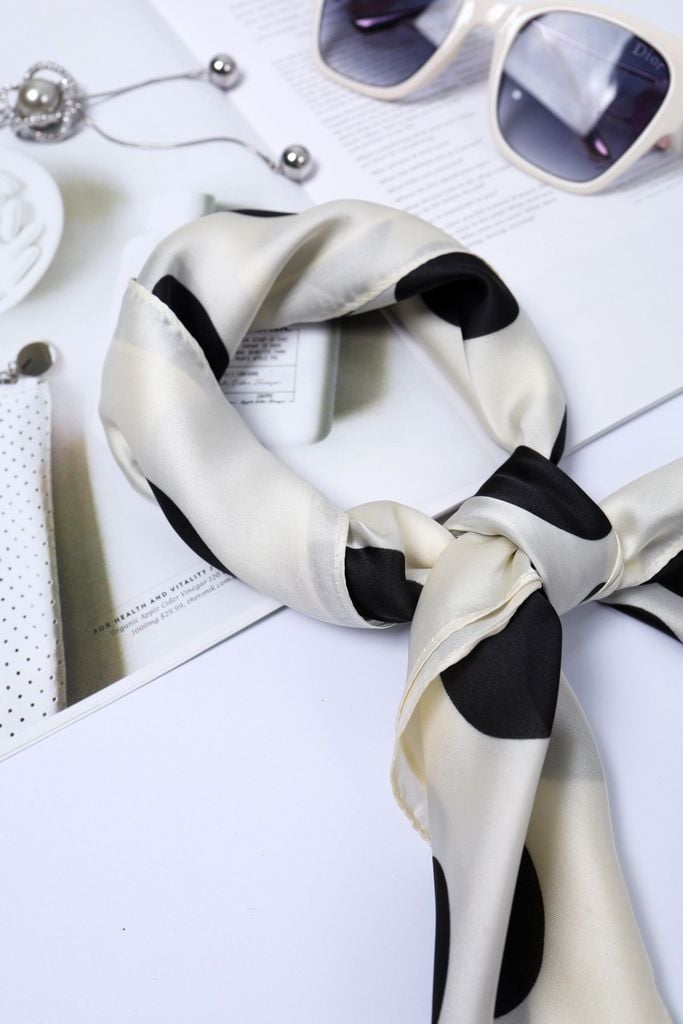 FKO131 - Khăn lụa vuông cao cấp nhiều hoạ tiết thời trang - PANTIO