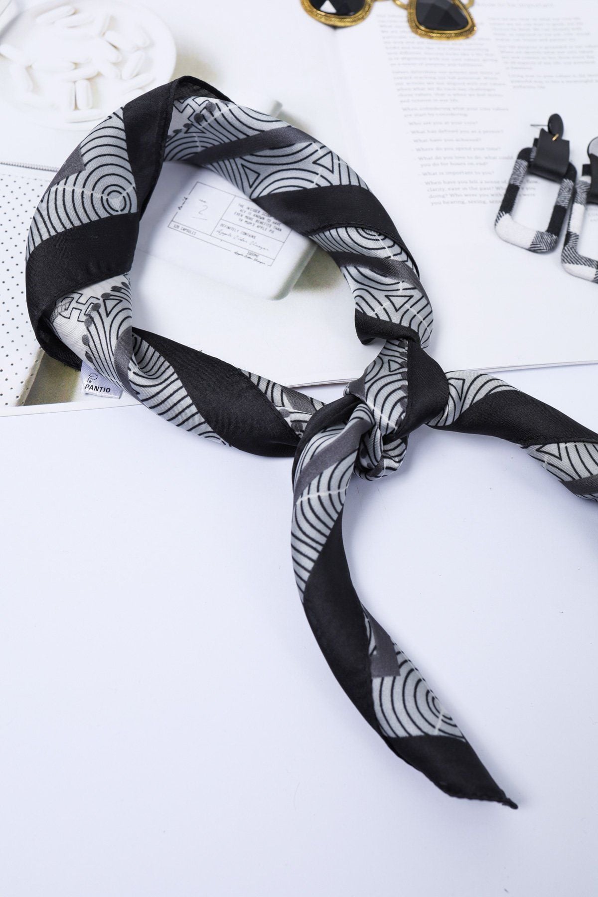 FKO131 - Khăn lụa vuông cao cấp nhiều hoạ tiết thời trang - PANTIO