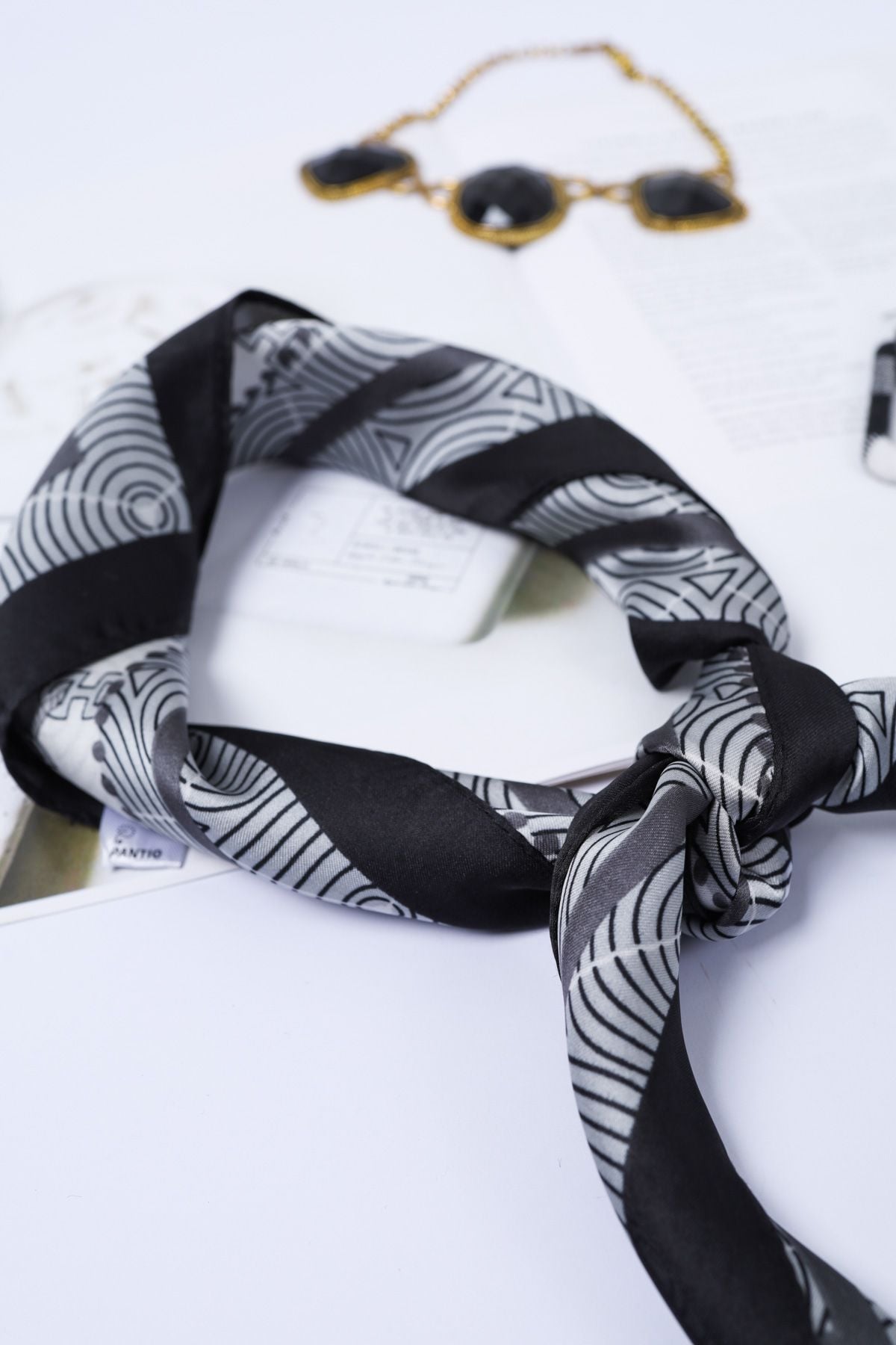 FKO131 - Khăn lụa vuông cao cấp nhiều hoạ tiết thời trang - PANTIO