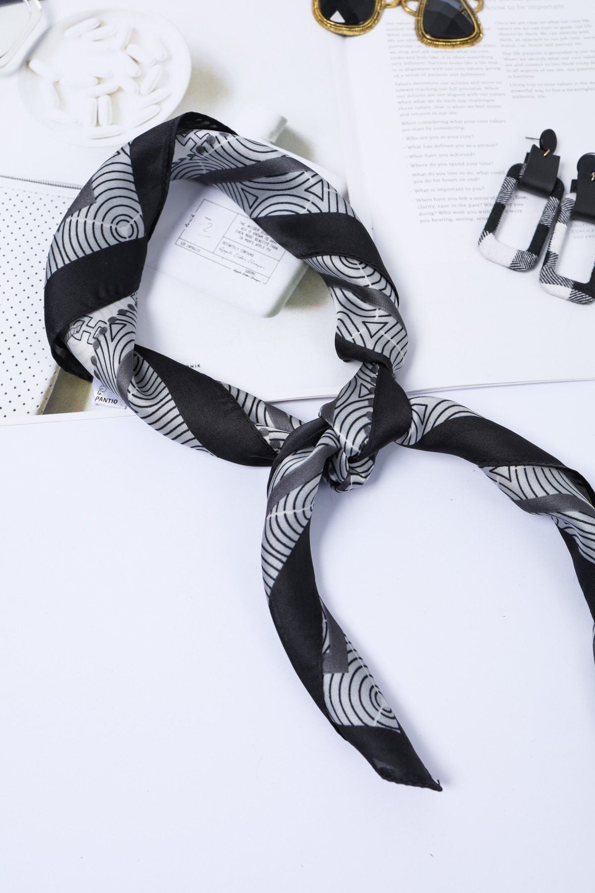 FKO131 - Khăn lụa vuông cao cấp nhiều hoạ tiết thời trang - PANTIO