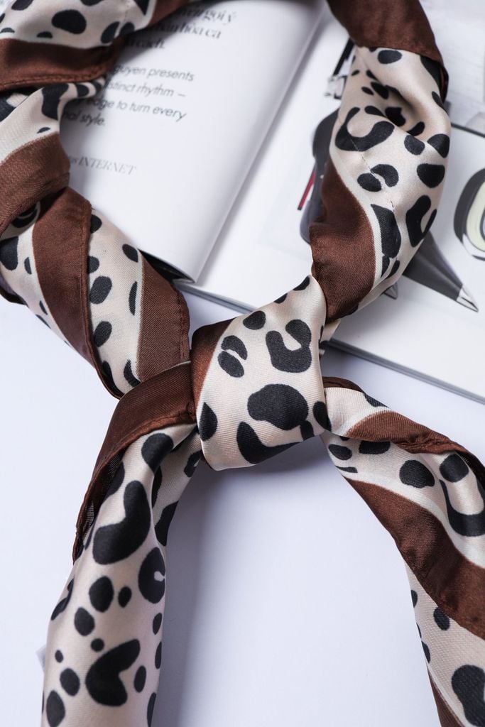 FKO131 - Khăn lụa vuông cao cấp nhiều hoạ tiết thời trang - PANTIO