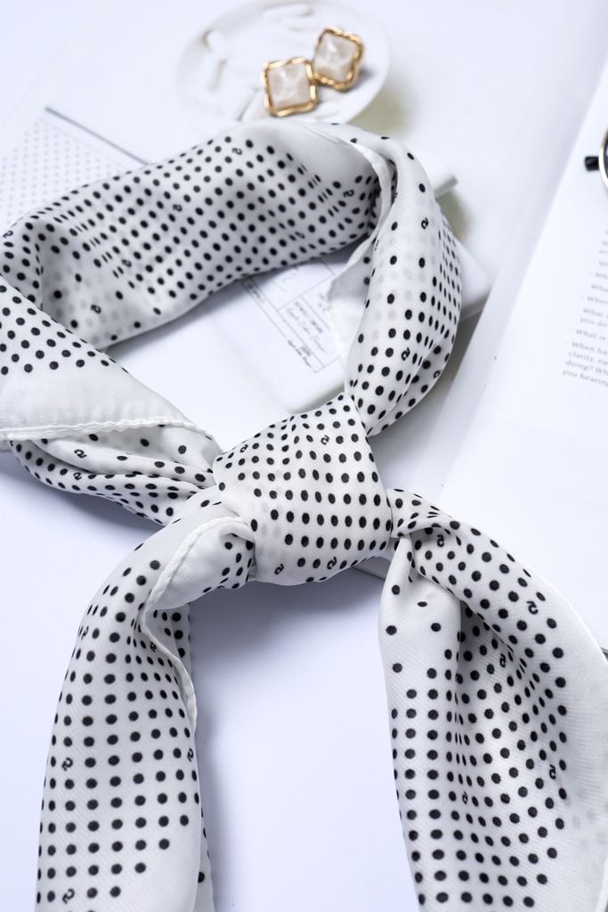 FKO131 - Khăn lụa vuông cao cấp nhiều hoạ tiết thời trang - PANTIO