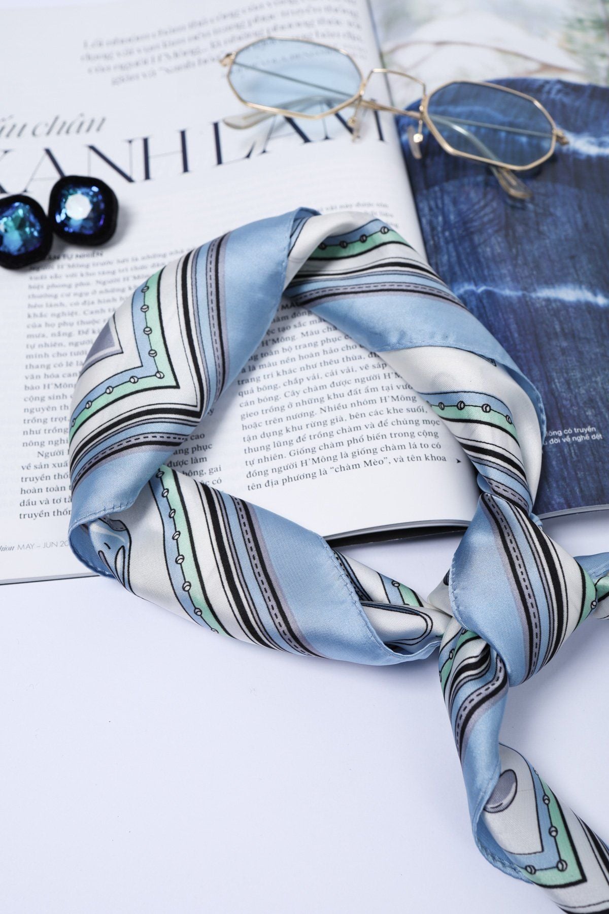 FKO131 - Khăn lụa vuông cao cấp nhiều hoạ tiết thời trang - PANTIO