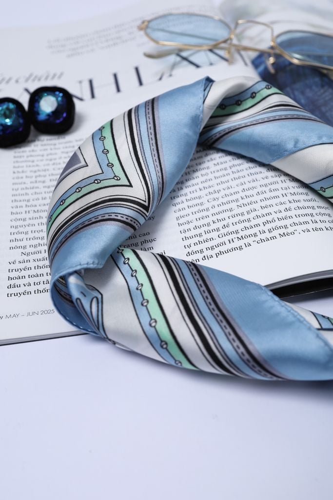 FKO131 - Khăn lụa vuông cao cấp nhiều hoạ tiết thời trang - PANTIO