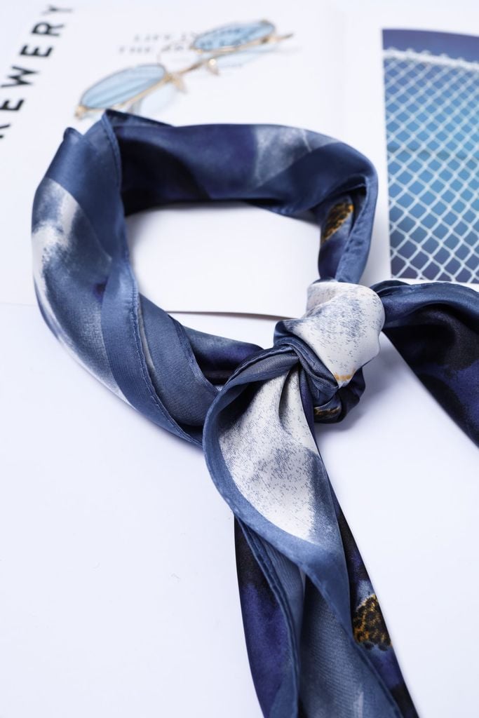 FKO131 - Khăn lụa vuông cao cấp nhiều hoạ tiết thời trang - PANTIO