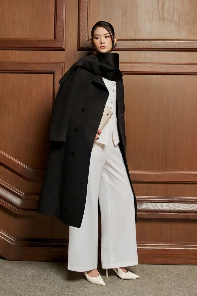 FMO320 - Áo mangto dạ lông cừu cao cấp dáng suông dài cổ áo phối khăn thân áo đính khuy tạo kiểu - PANTIO