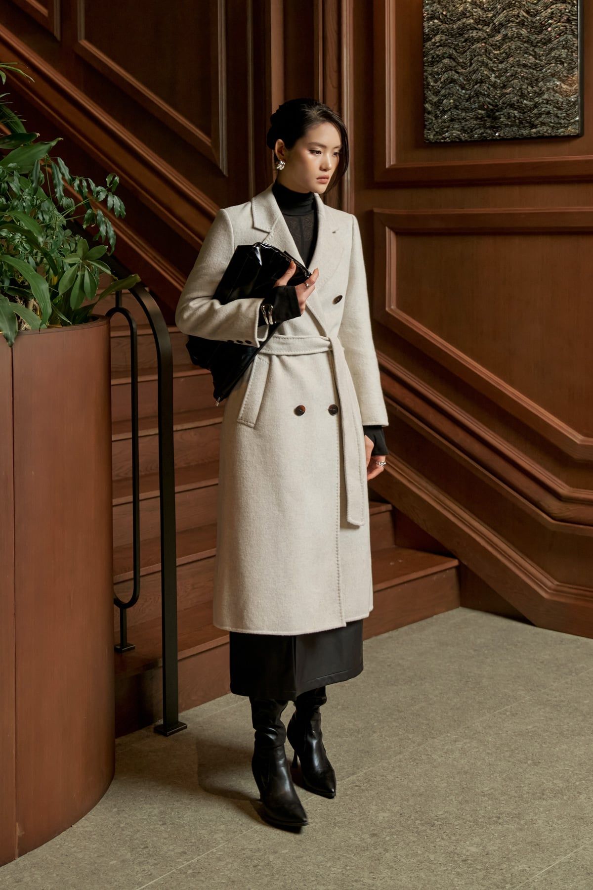 FMO323 - Áo mangto dạ lông cừu cao cấp dáng suông dài cổ hai ve phối khuy tạo kiểu có kèm dây đai - PANTIO