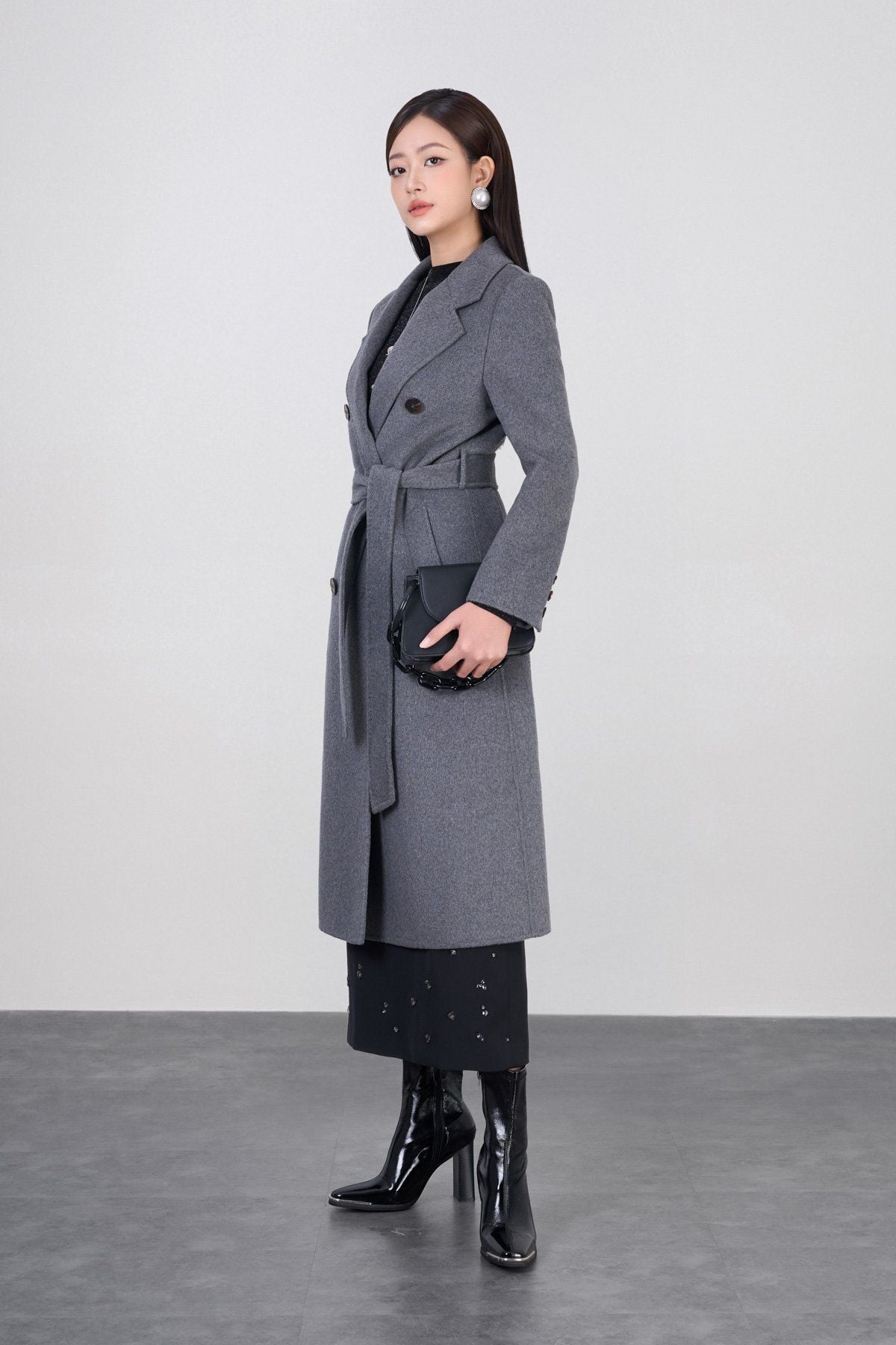 FMO323 - Áo mangto dạ lông cừu cao cấp dáng suông dài cổ hai ve phối khuy tạo kiểu có kèm dây đai - PANTIO