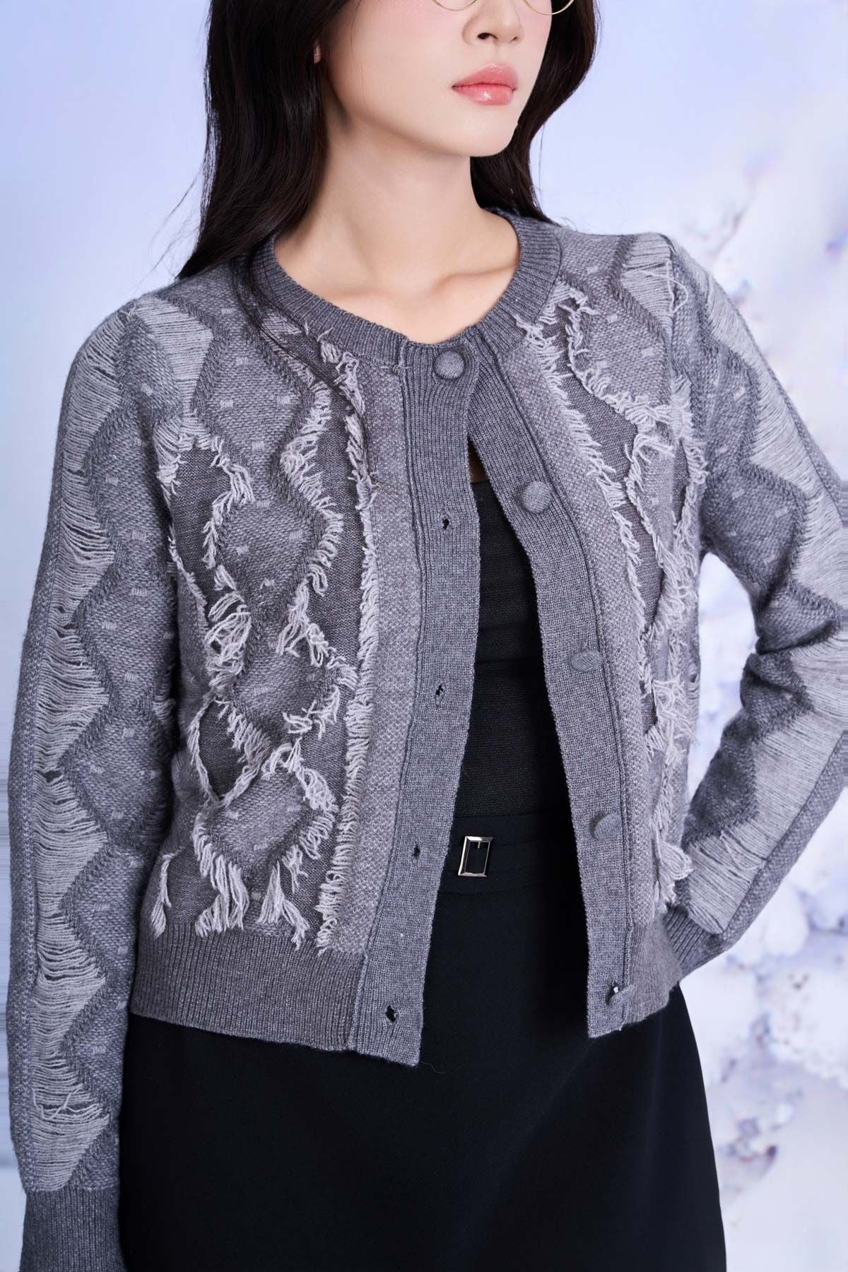 FOL524 - Áo len cao cấp dáng ôm ngắn cổ tròn thân áo phối tua rua thời trang gấu áo bo chun ôm cài khuy thân trước - PANTIO