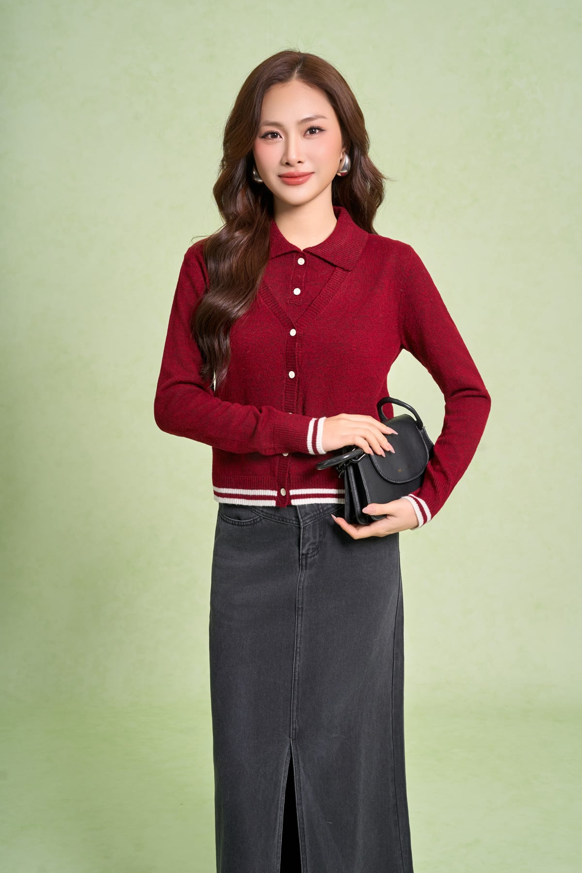 FOL532 - Áo len cao cấp dáng ôm cổ xẻ V tay dài gấu áo phối hoạ tiết đường kẻ tạo kiểu cài khuy thân trước - PANTIO