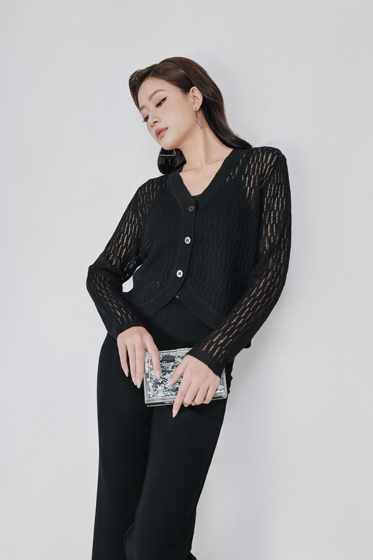 FOL569 - Áo len cao cấp vải len mỏng dáng ôm cổ xẻ V thân áo phối khuy đá thời trang - PANTIO