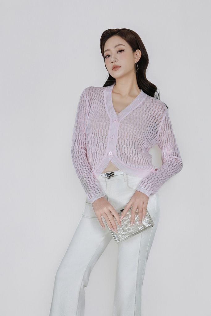 FOL569 - Áo len cao cấp vải len mỏng dáng ôm cổ xẻ V thân áo phối khuy đá thời trang - PANTIO