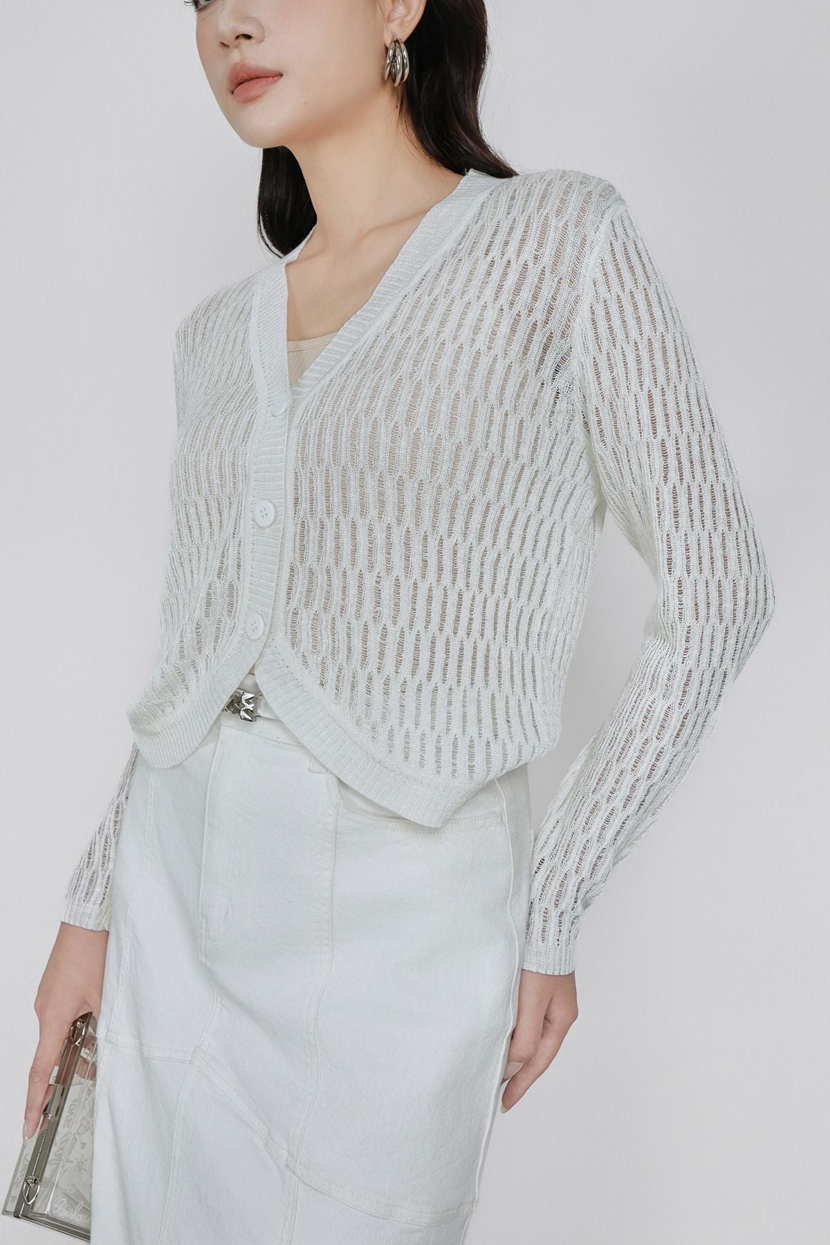 FOL569 - Áo len cao cấp vải len mỏng dáng ôm cổ xẻ V thân áo phối khuy đá thời trang - PANTIO