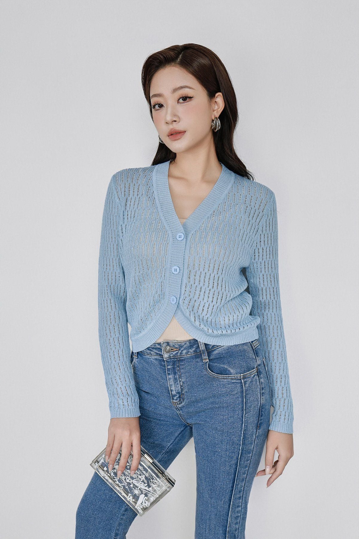 FOL569 - Áo len cao cấp vải len mỏng dáng ôm cổ xẻ V thân áo phối khuy đá thời trang - PANTIO