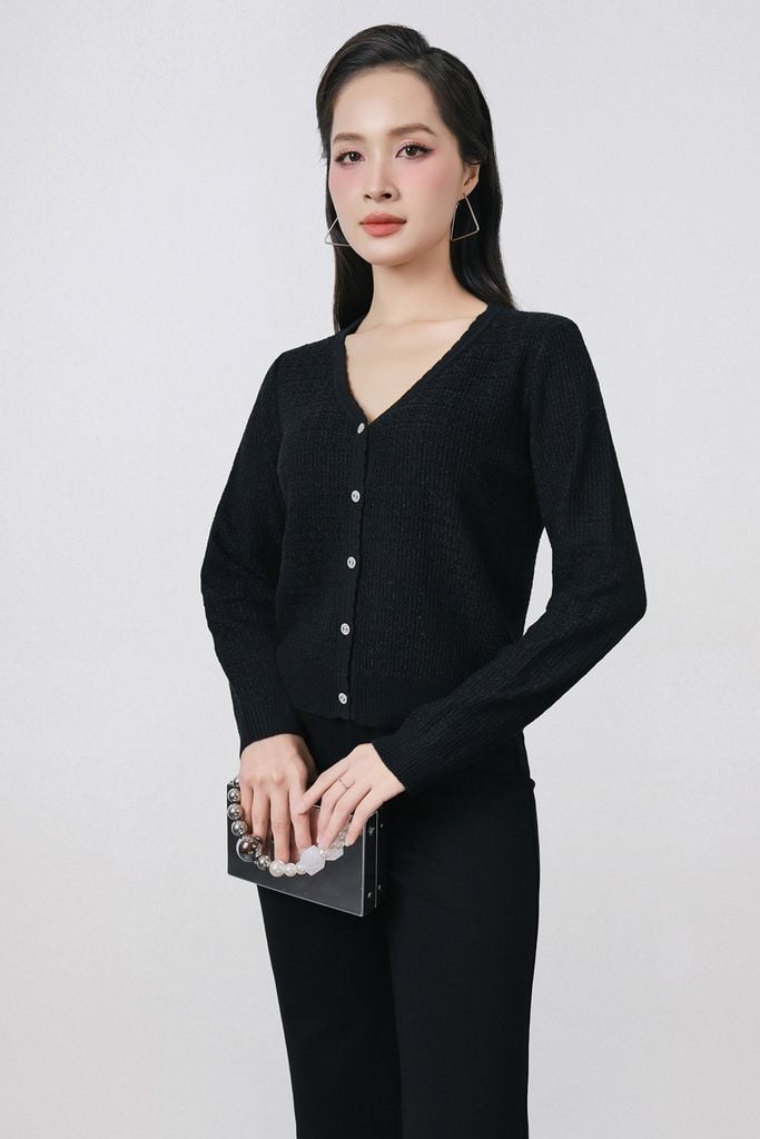 FOL572 - Áo len dệt kim cao cấp dáng suông cổ xẻ V tay dài thân áo phối khuy đá thời trang - PANTIO