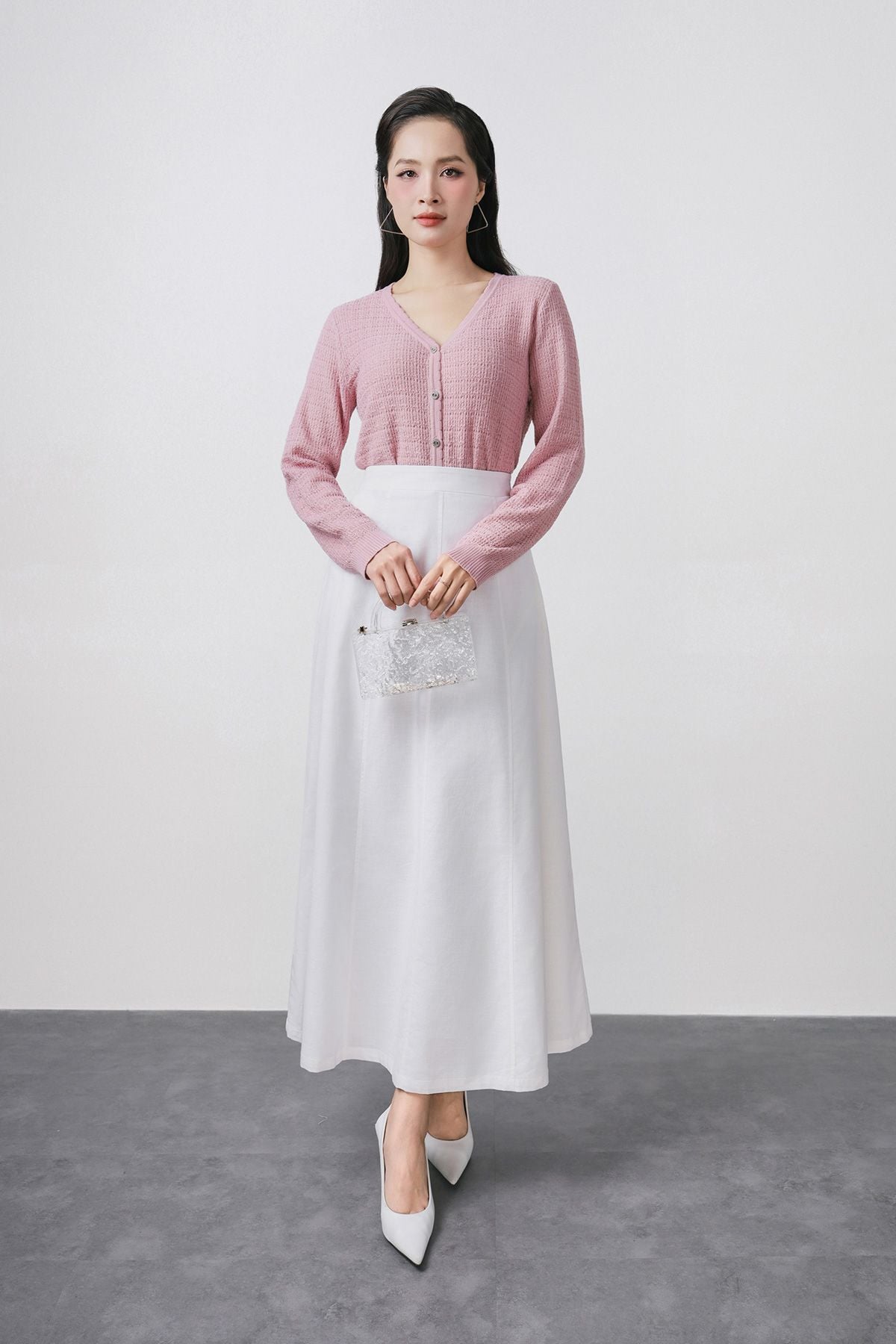 FOL572 - Áo len dệt kim cao cấp dáng suông cổ xẻ V tay dài thân áo phối khuy đá thời trang - PANTIO