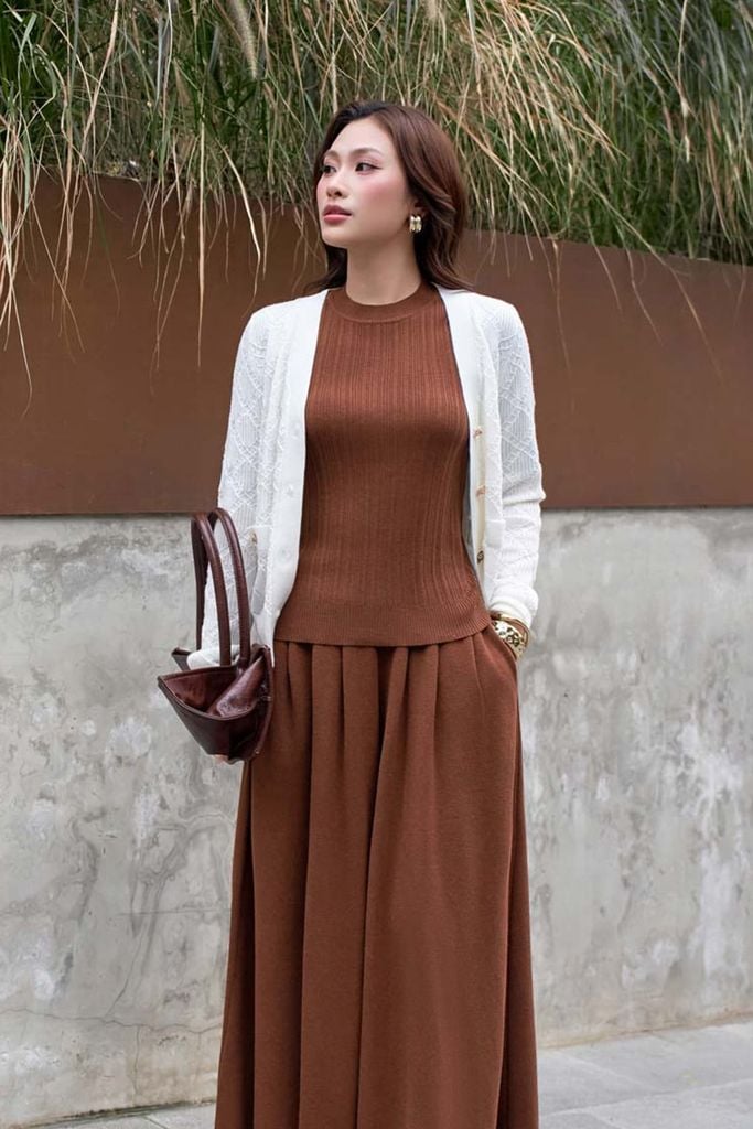 FOL574 - Áo len dệt kim cao cấp dáng suông cổ V thân áo hoạ tiết kẻ trám phối khuy đá thời trang có túi áo - PANTIO