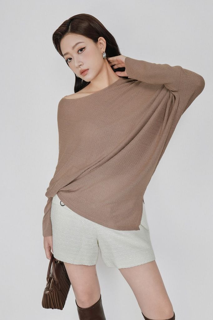 FOL578 - Áo len cao cấp dáng suông cổ thuyền tay cánh dơi tạo kiểu vạt áo bất đối xứng thời trang - PANTIO