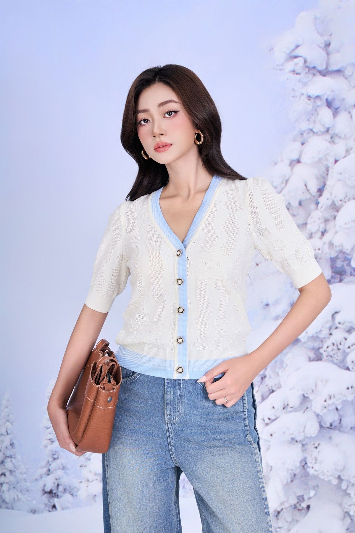 FOL585 - Áo len cao cấp cổ xẻ V tay ngắn phồng nhẹ thân áo đính khuy ngọc thời trang gấu áo bo chun ôm - PANTIO