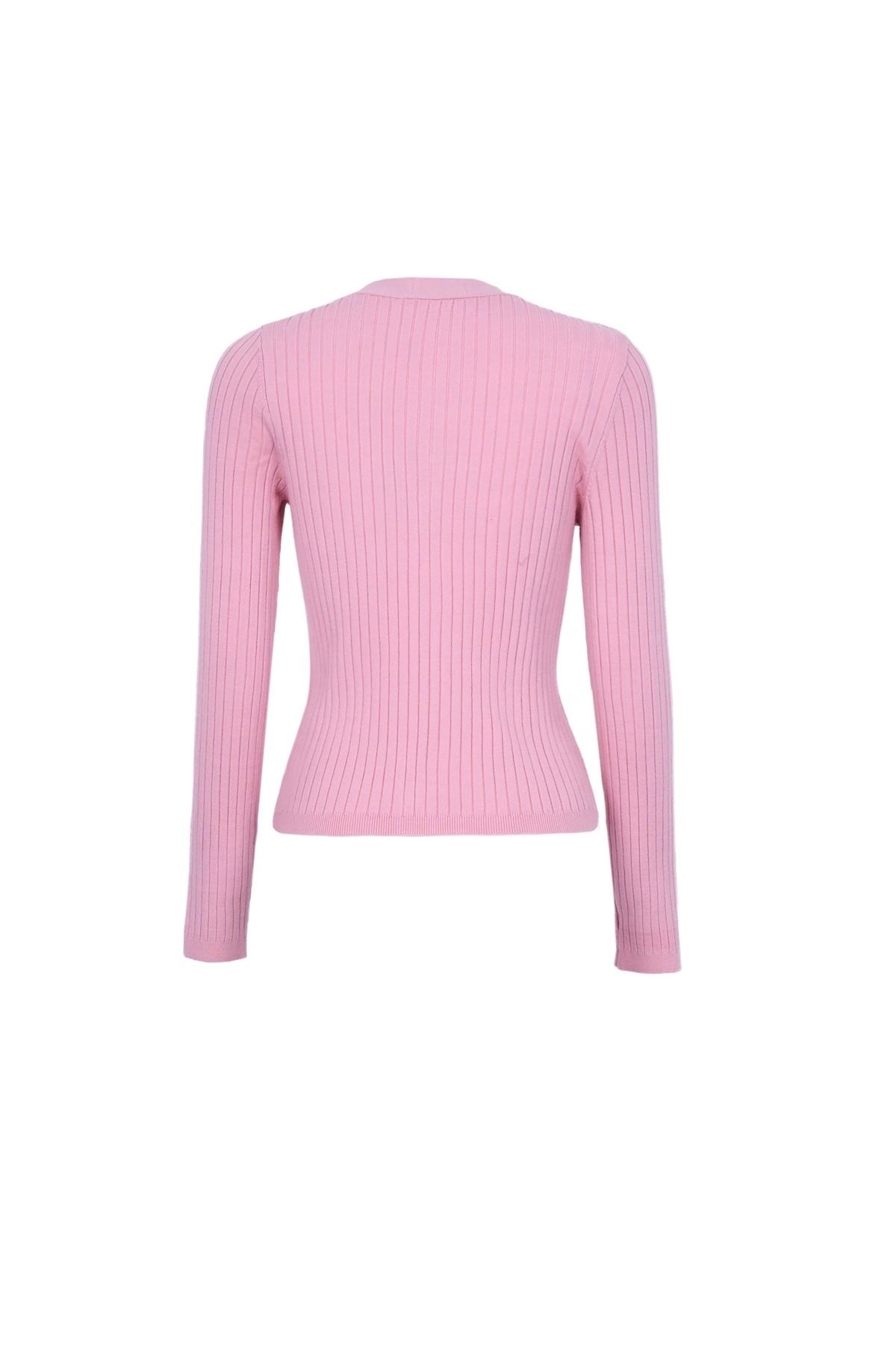 FOL595 - Áo len cao cấp dáng ôm cổ xẻ V tay dài ngực áo thêu hoạ tiết cài khuy thân trước - JAN.