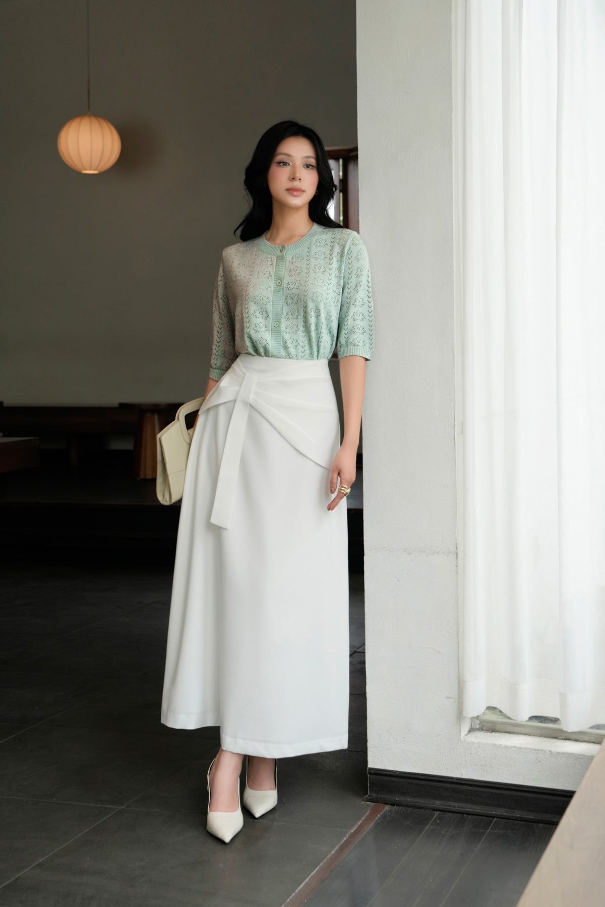 FJD51314 - Chân váy dài công sở vải thô ánh nhũ dáng chữ A cạp cao đính nơ 3D vạt lệch tạo kiểu khoá thân sau - PANTIO