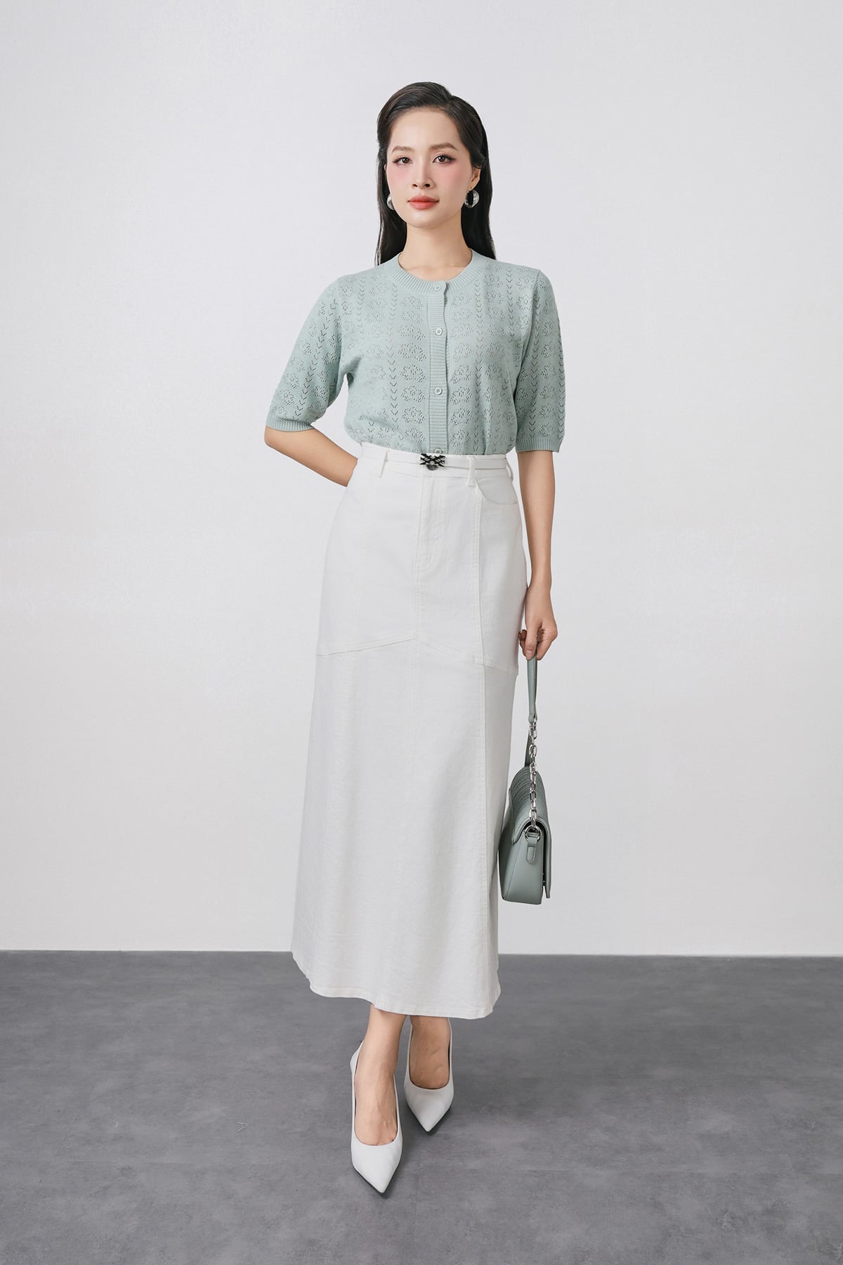 FOL612 - Áo len dệt kim cao cấp dáng suông cổ tròn tay lỡ thân áo phối khuy thời trang - PANTIO