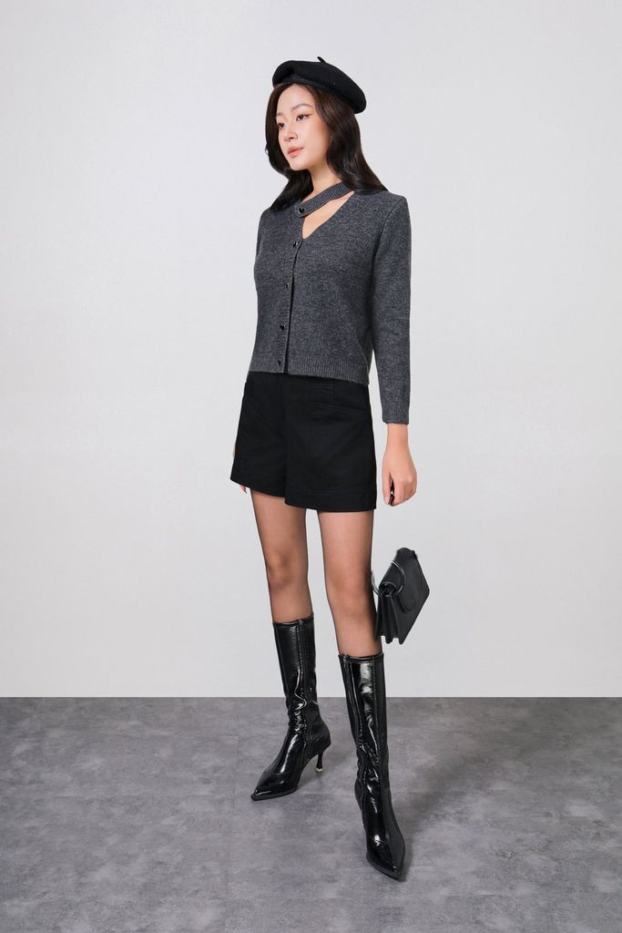 FOL617 - Áo len thời trang cao cấp dáng suông cổ xẻ V phối dây lệch dài tay thân áo phối khuy thời trang - PANTIO