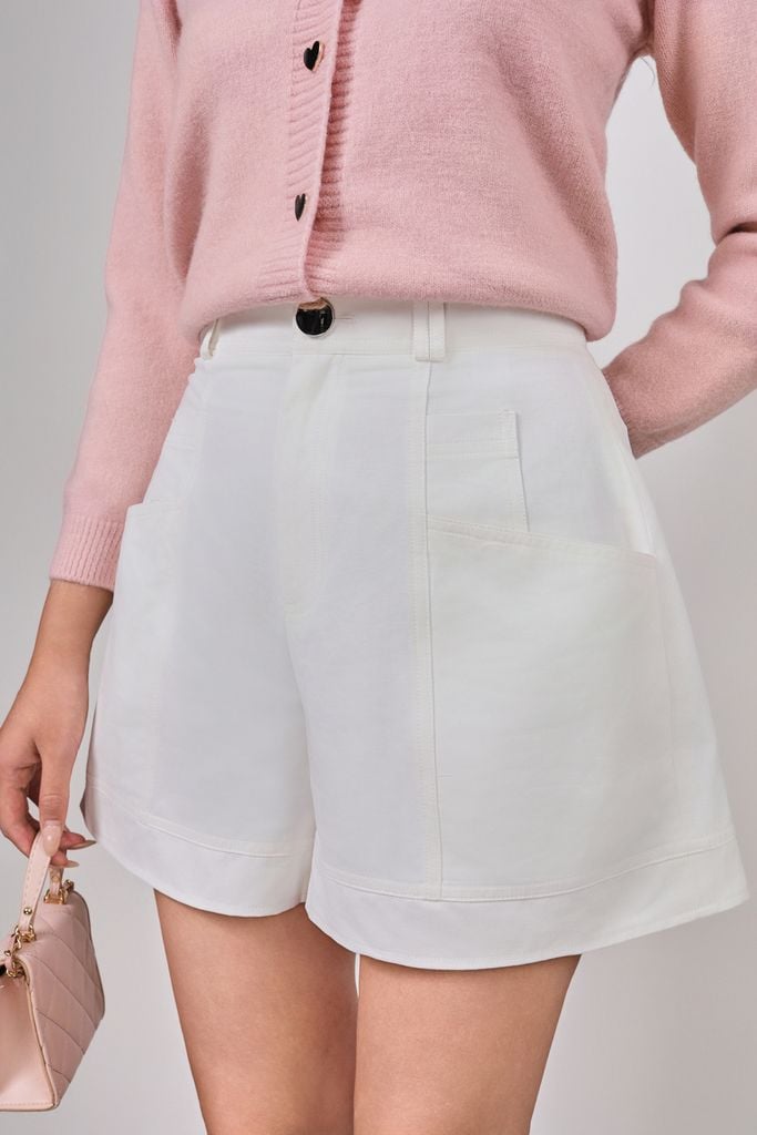 FQN3367 - Quần short vải kaki dáng A ống quần phối đường viền thời trang khoá thân trước - PANTIO