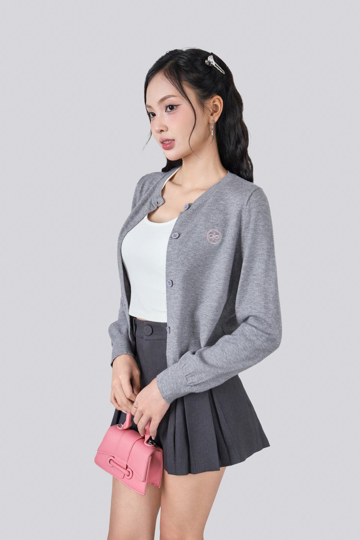 FOL625 - Áo len cao cấp vải len dáng ôm cổ tròn tay dài ngực áo có hoạ tiết thời trang cài khuy thân trước - JAN.