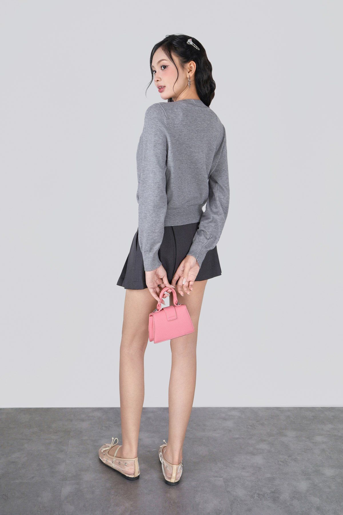 FOL625 - Áo len cao cấp vải len dáng ôm cổ tròn tay dài ngực áo có hoạ tiết thời trang cài khuy thân trước - JAN.