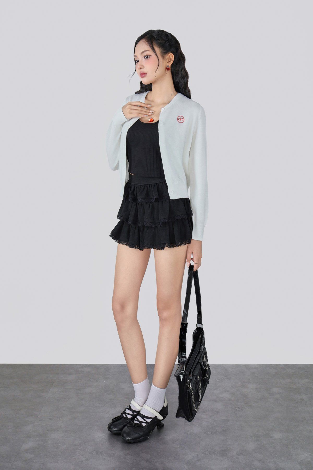 FOL625 - Áo len cao cấp vải len dáng ôm cổ tròn tay dài ngực áo có hoạ tiết thời trang cài khuy thân trước - JAN.