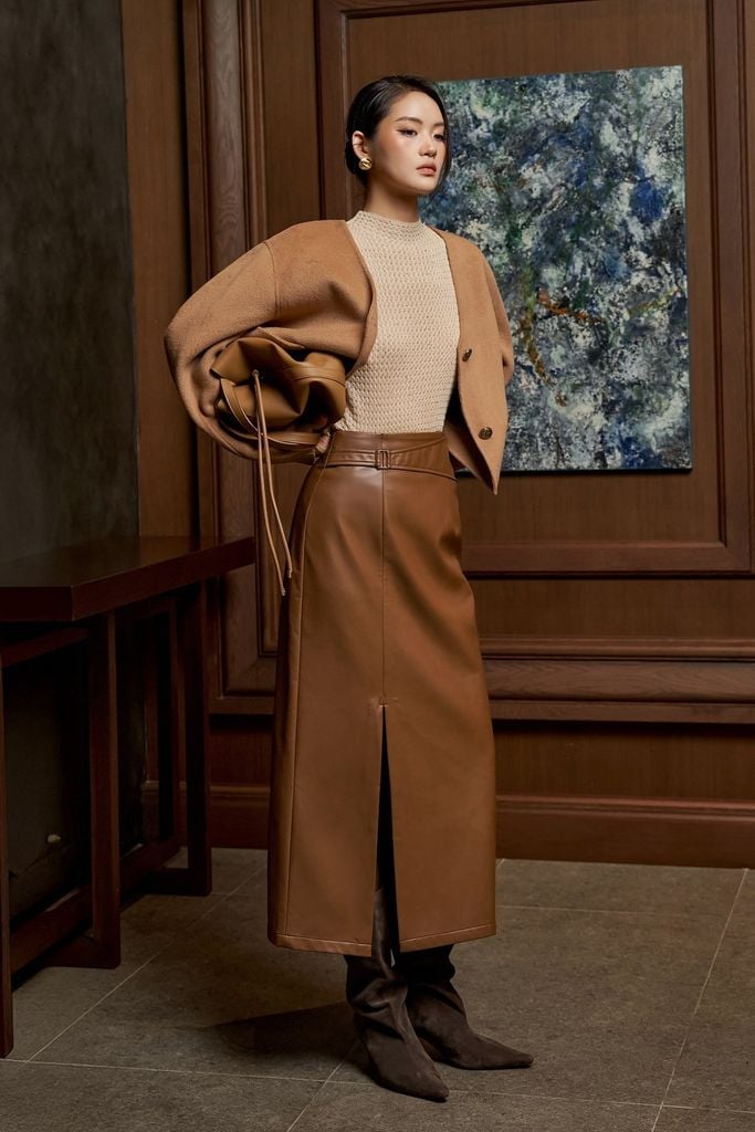 FVO077 - Áo Khoác dạ lông cừu cao cấp dáng lửng cổ V thân áo đính khuy thời trang - PANTIO