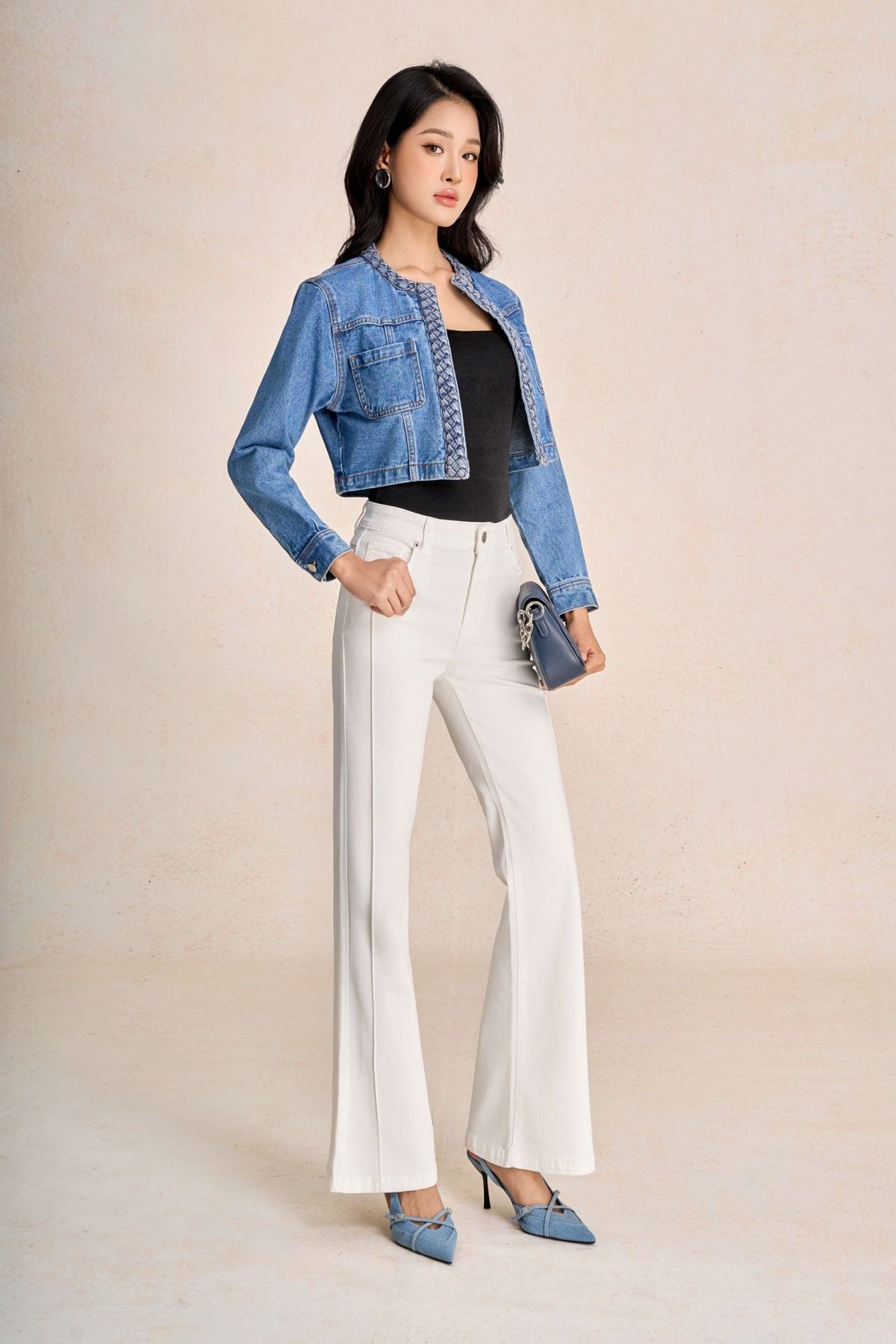 FVO085 - Áo khoác jean dáng croptop cổ tròn tay dài thân áo có túi tạo kiểu - PANTIO