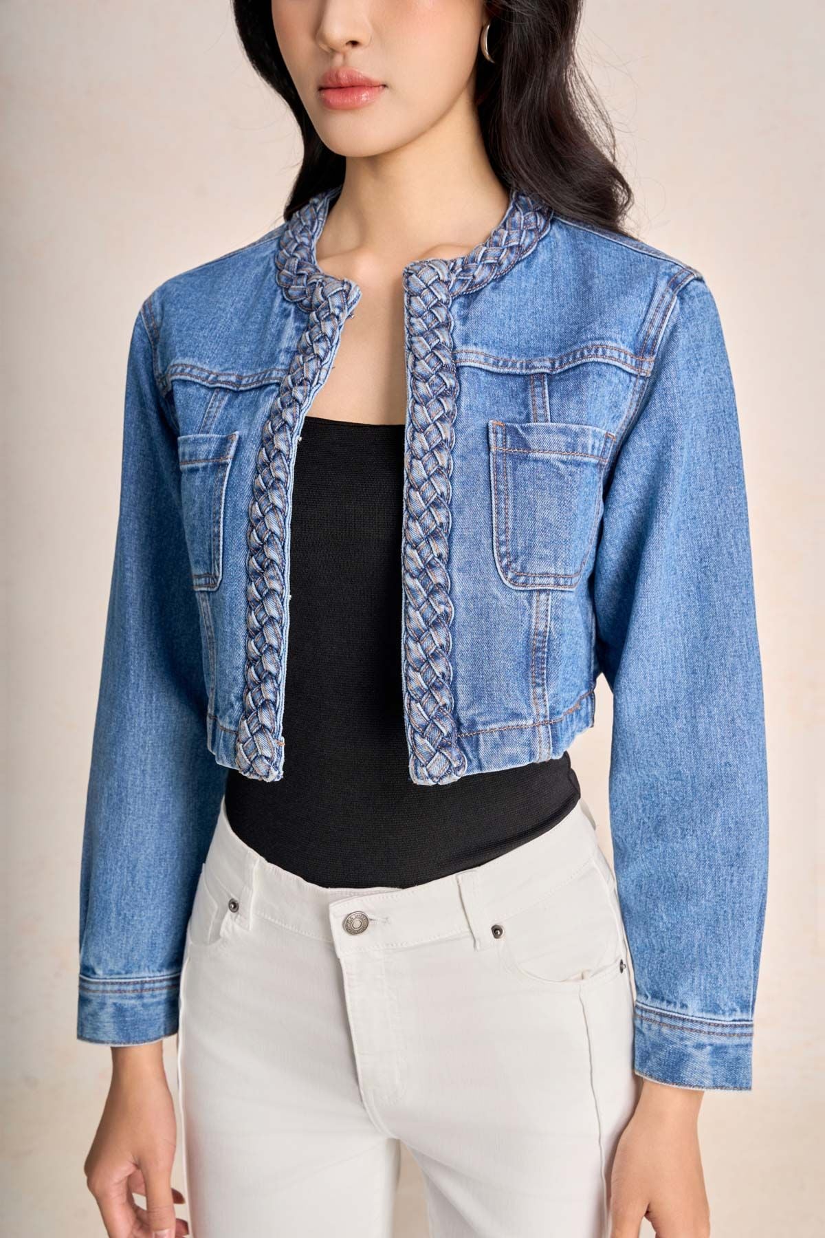 FVO085 - Áo khoác jean dáng croptop cổ tròn tay dài thân áo có túi tạo kiểu - PANTIO
