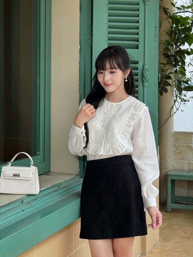 FJN3757 - tylekeo88ax ngắn vải ren hoa dáng suông khoá thân sau - JAN.