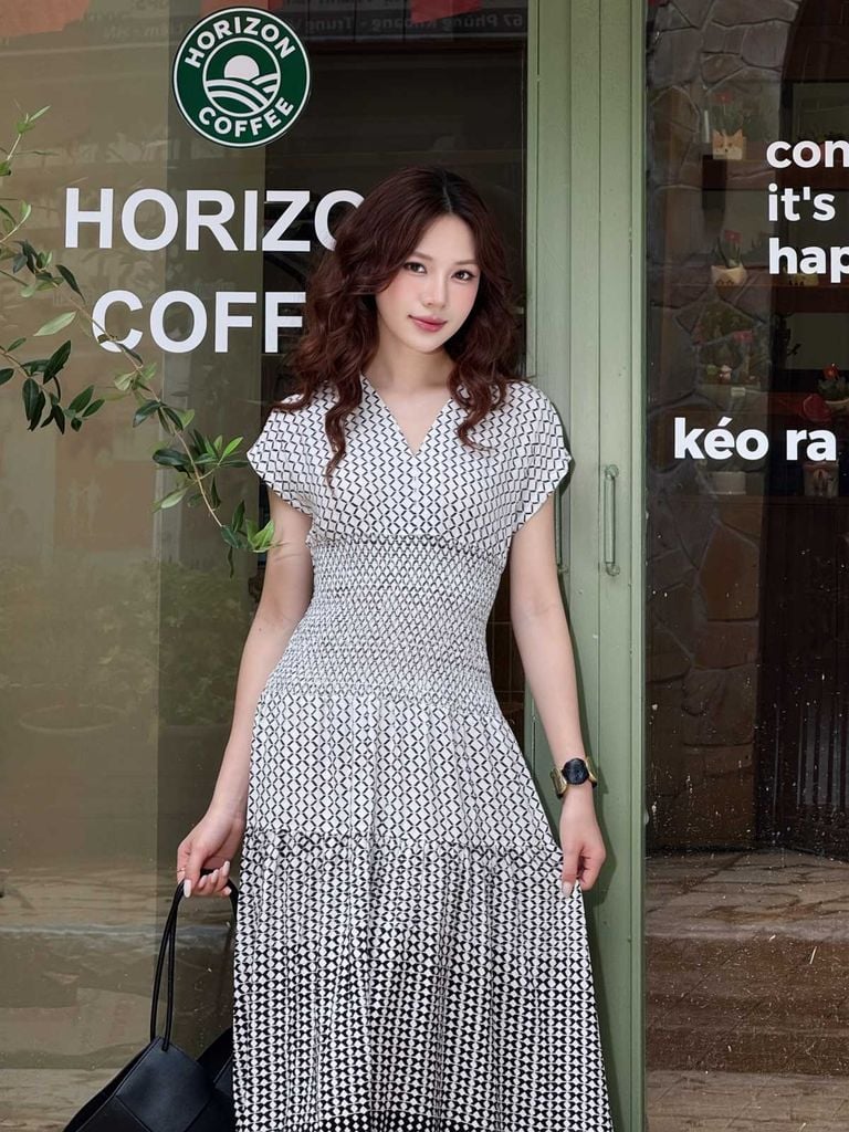 FDP33341 - tylekeo88 tv vải lanh hoạ tiết dáng ôm cổ xẻ V vai chờm eo bo chun ôm thân váy xếp tầng tạo kiểu - tỷ lệ kèo 8899