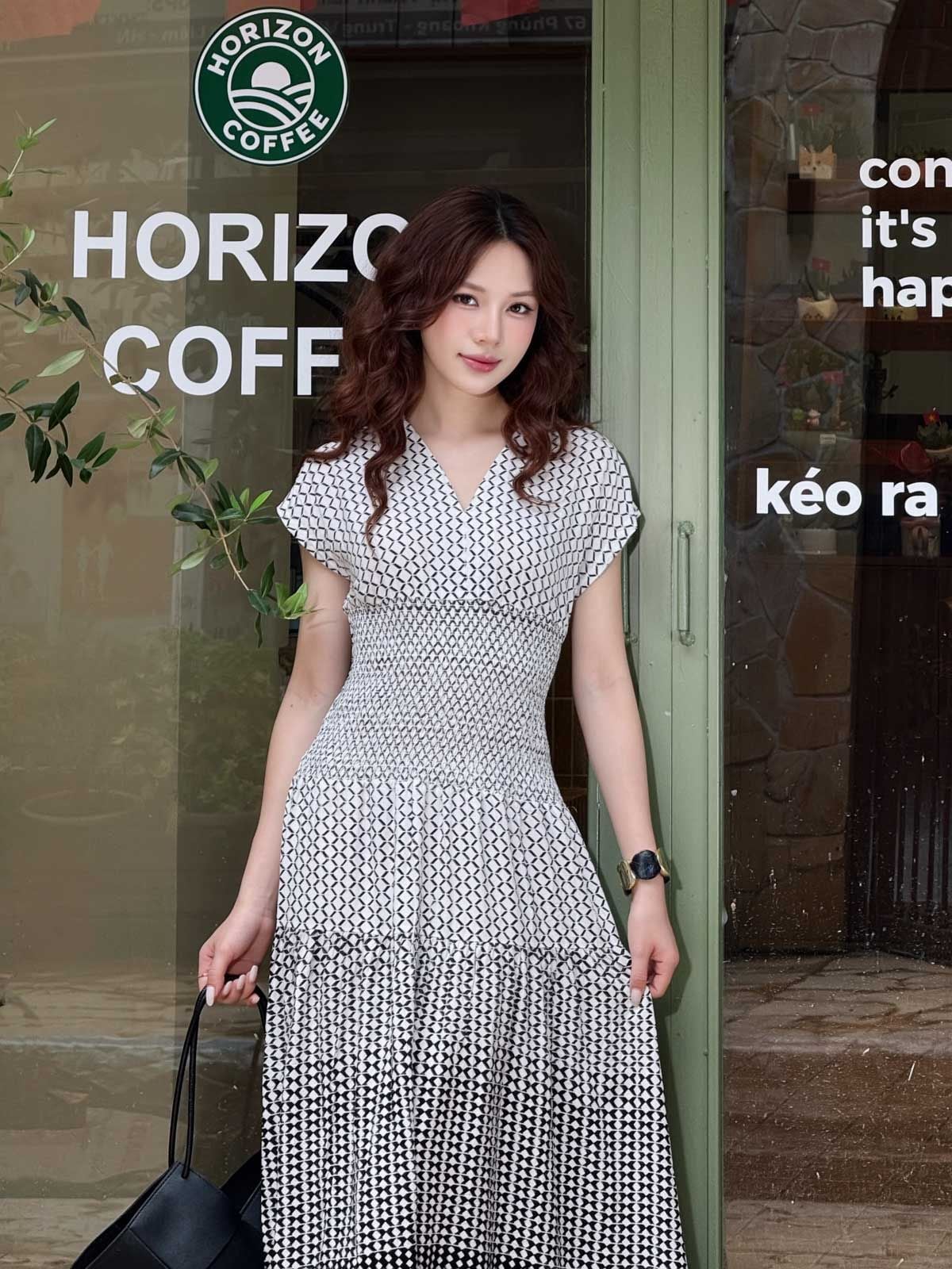 FDP33341 - tylekeo88 tv vải lanh hoạ tiết dáng ôm cổ xẻ V vai chờm eo bo chun ôm thân váy xếp tầng tạo kiểu - tỷ lệ kèo 8899