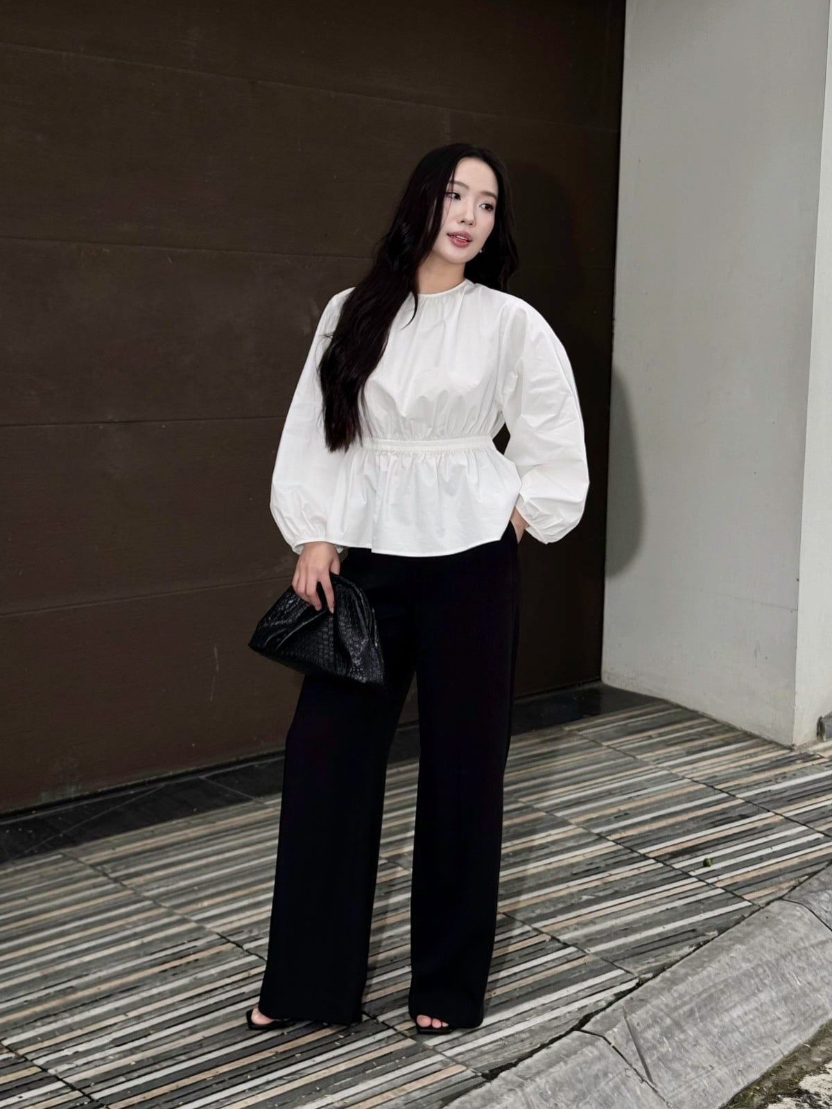 FAS54069 - Áo sơ mi dạo phố vải thô kate dáng peplum cổ tròn tay phồng dài eo phối chun ôm thời trang - PANTIO