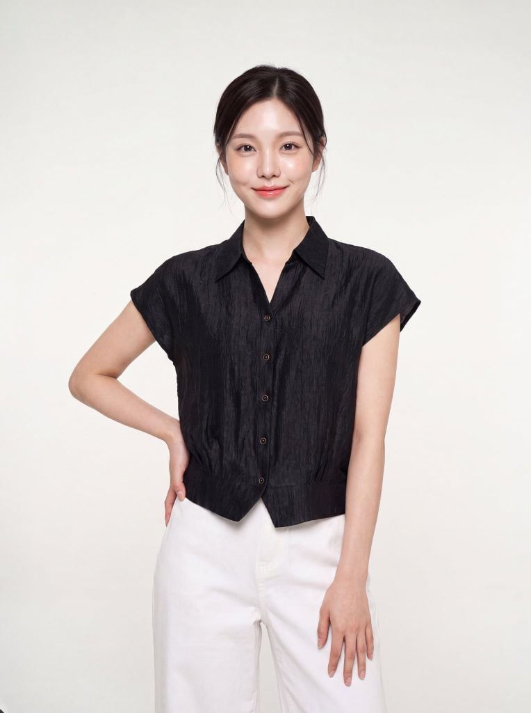 Sơ mi nữ sát nách GrusZ mã 010226081GZTT FI22