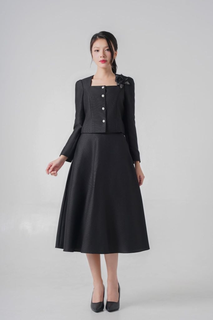 Bộ áo khoác váy nữ GrusZ mã 030225017GZ VK178