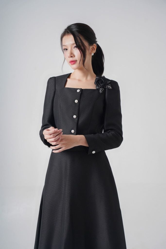 Bộ áo khoác váy nữ GrusZ mã 030225017GZ VK178