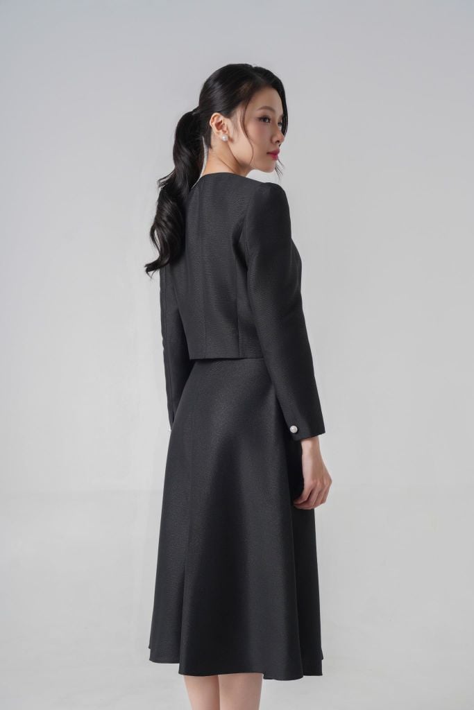 Bộ áo khoác váy nữ GrusZ mã 030225017GZ VK178