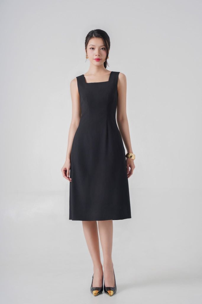 Bộ áo khoác đầm nữ GrusZ mã 030225111GZT NT016