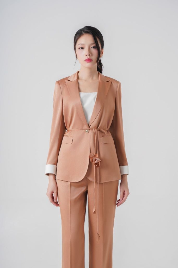 Bộ Veston nữ GrusZ mã 040225110GZ VK242