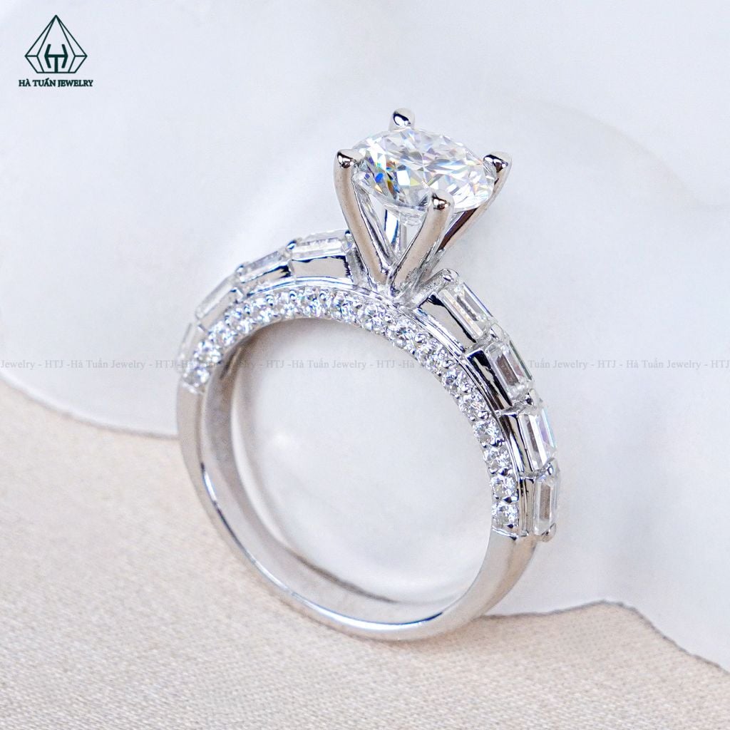RX659 FULL MOIS 7.2mm Nhẫn nữ vành đai baguette