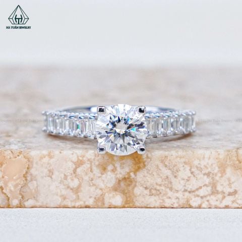 RX557 6.3mm Nhẫn nữ viền baguette