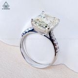  R962 Nhẫn nữ Emerald 10*12 vàng 